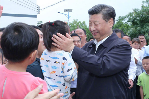 習(xí)近平到潭頭村看望老區(qū)群眾 習(xí)近平到潭頭村看望老區(qū)群眾