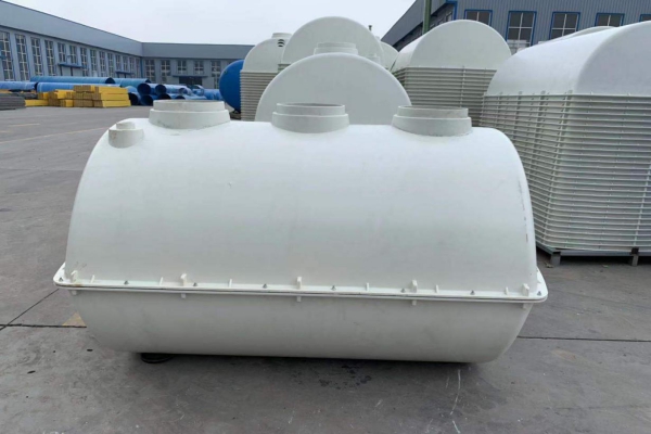 為了保證產(chǎn)品質(zhì)量玻璃鋼化糞池運輸途中的注意事項有哪些 為了保證產(chǎn)品質(zhì)量玻璃鋼化糞池運輸途中的注意事項有哪些